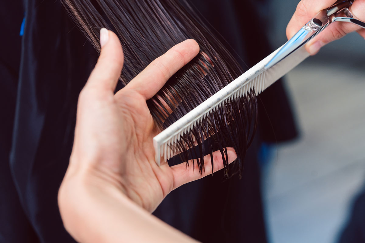 Si possono far crescere i capelli in base alla fasi lunari?