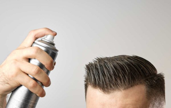 È vero che la lacca fa male ai capelli?